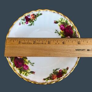 Royal Albert Old Country Roses Bone China Saucer for Tea Cup Replacement Vtg Eng